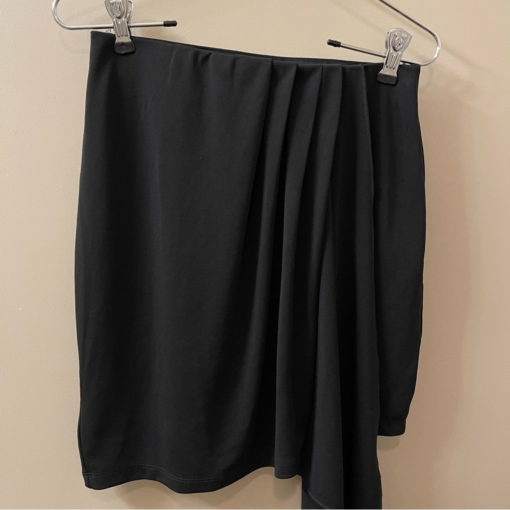 NBD Revolve Ciaran Faux Wrap Drape Front Elastic Waist Mini Skirt black small - Picture 5 of 9